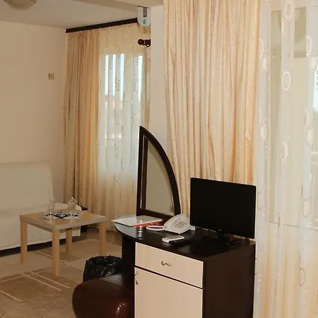 فندق Vlasta Family رافدا